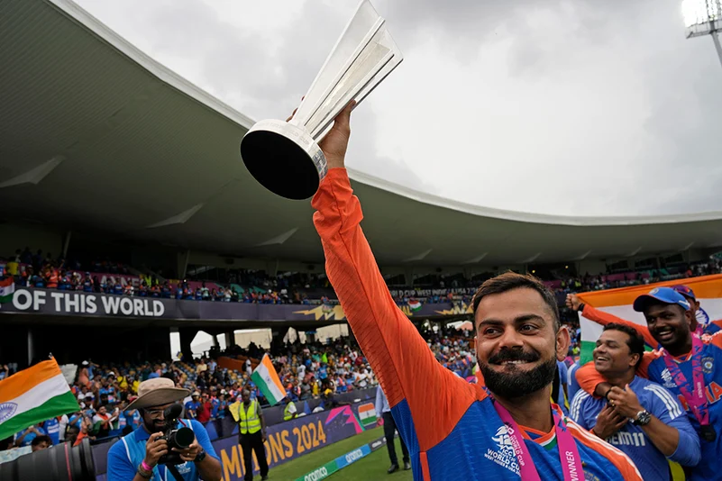 Virat Kohli with winners trophy